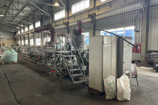 Продаж виробничого комплексу 4340 м2 з ділянкою 6,3 га, Київська область, Баришівка